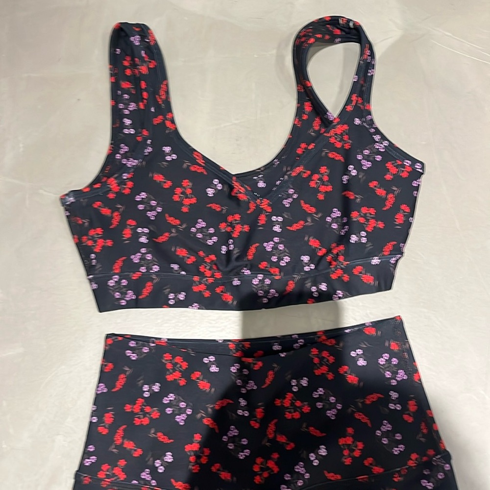 Beyond Yoga set size small